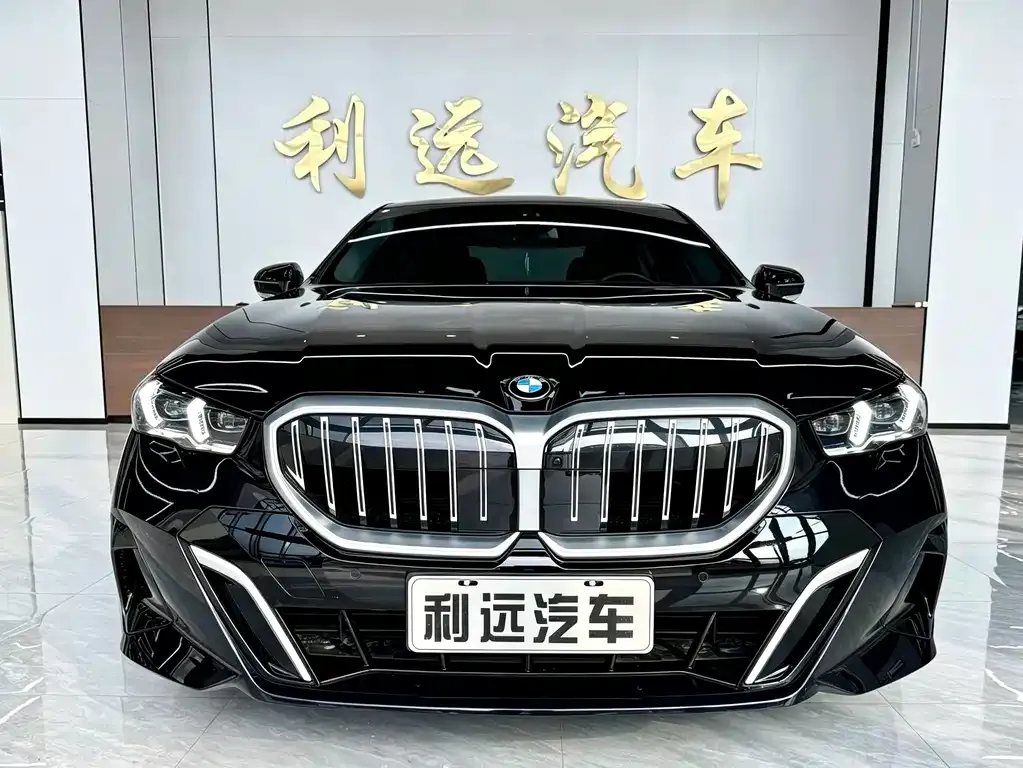 BMW 5 Series — фото 10