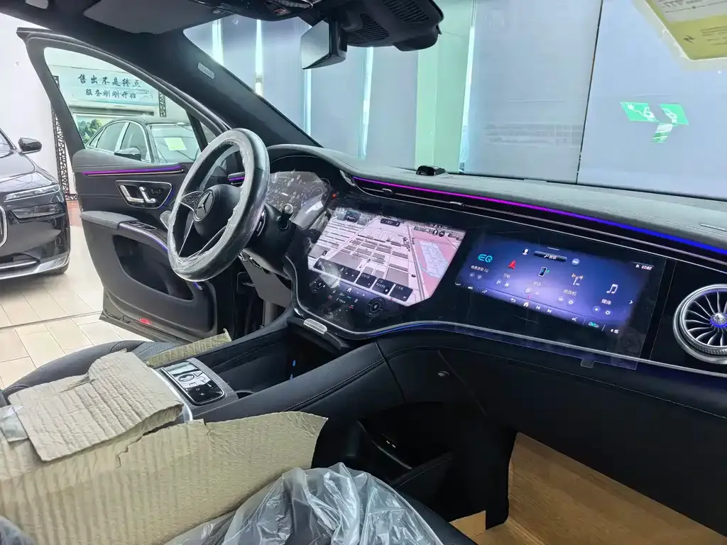 Mercedes-Benz EQS SUV — фото 10