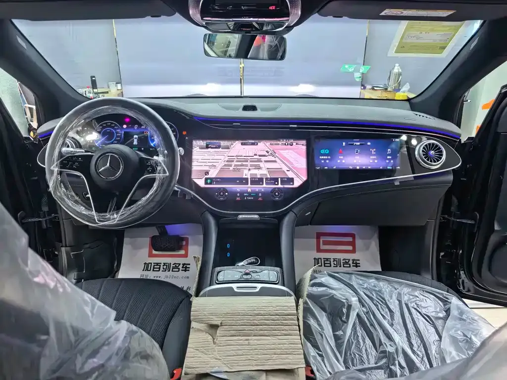 Mercedes-Benz EQS SUV — фото 5