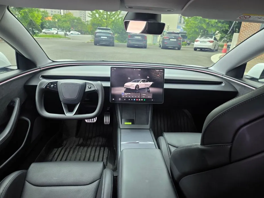 Tesla Model 3 — фото 1