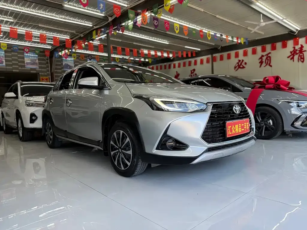 Toyota Yaris L — фото 3