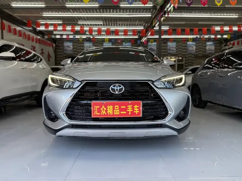 Toyota Yaris L — фото 4