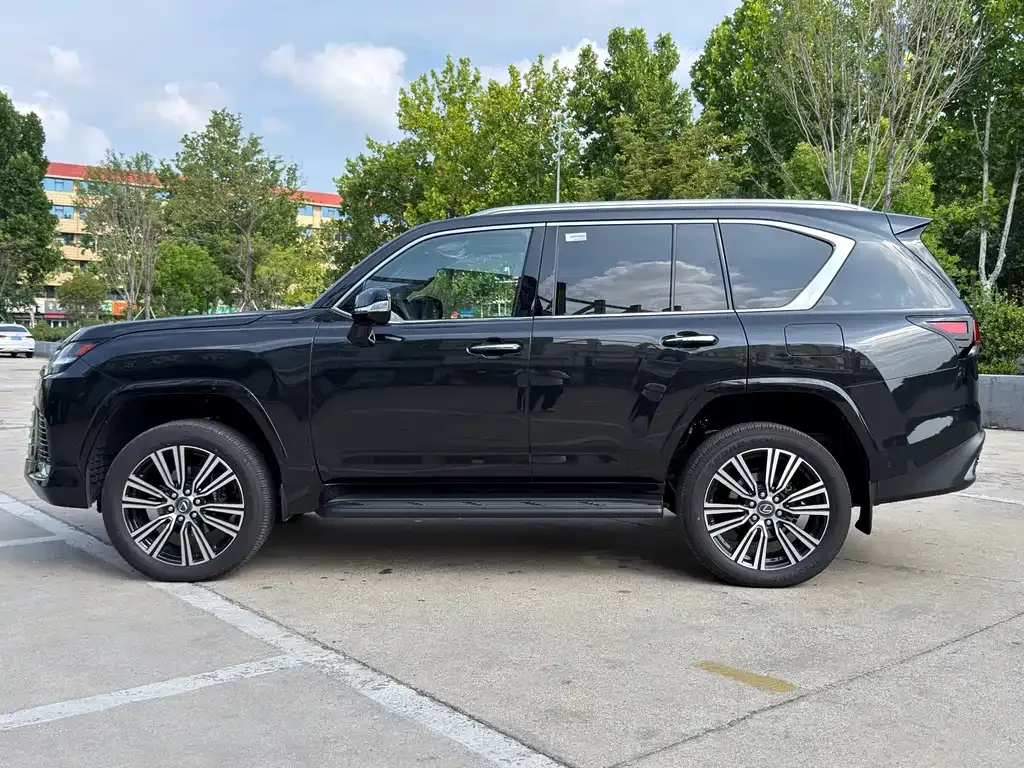 Lexus LX — фото 9