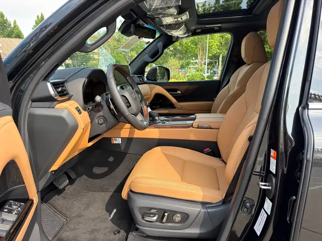 Lexus LX — фото 10