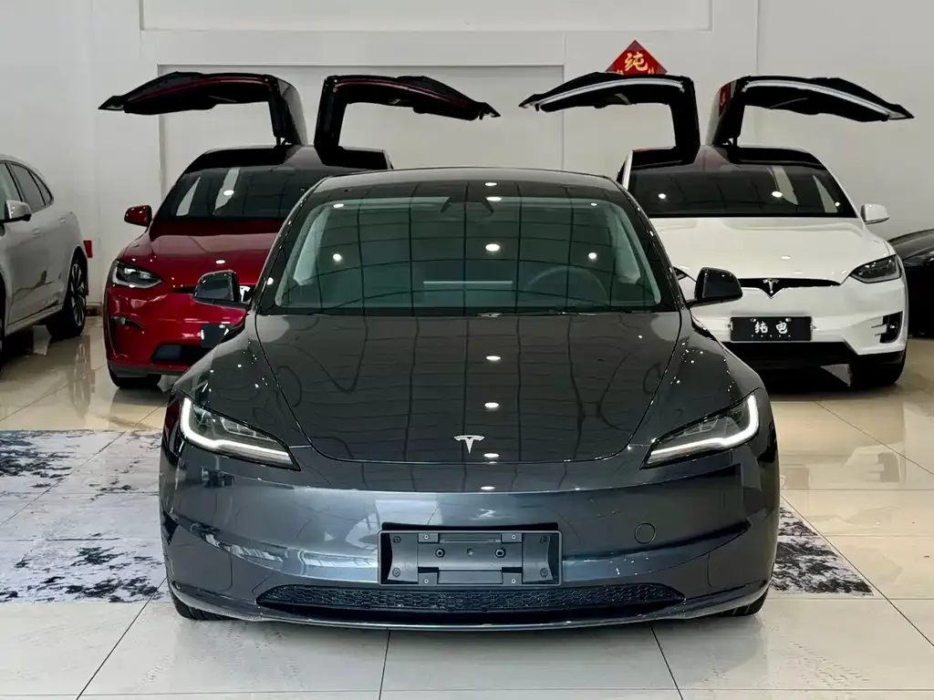Tesla Model 3 — фото 4