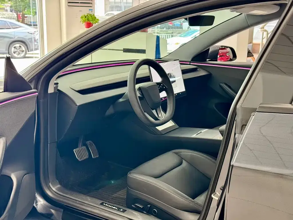 Tesla Model 3 — фото 2