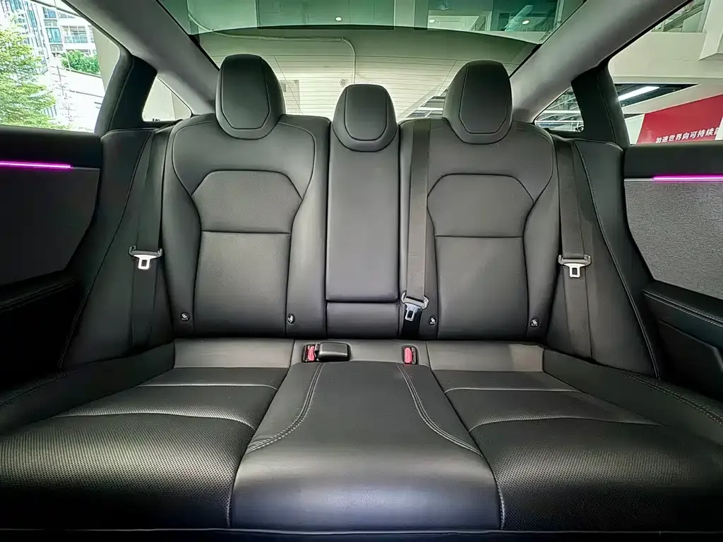 Tesla Model 3 — фото 10