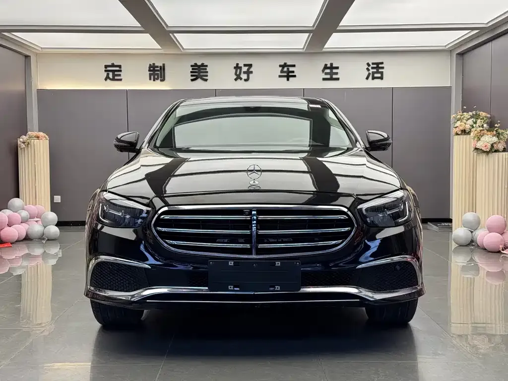Mercedes-Benz E-Class — фото 2