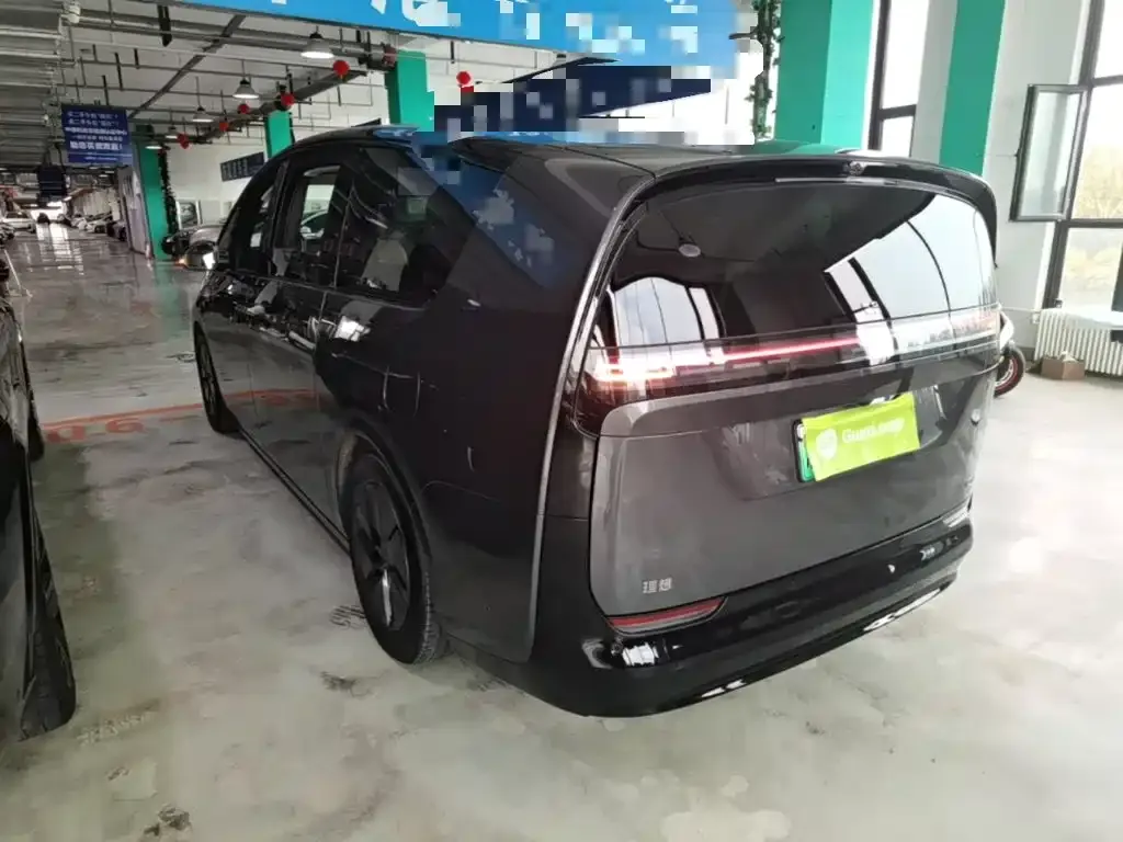 Li Auto MEGA — фото 6