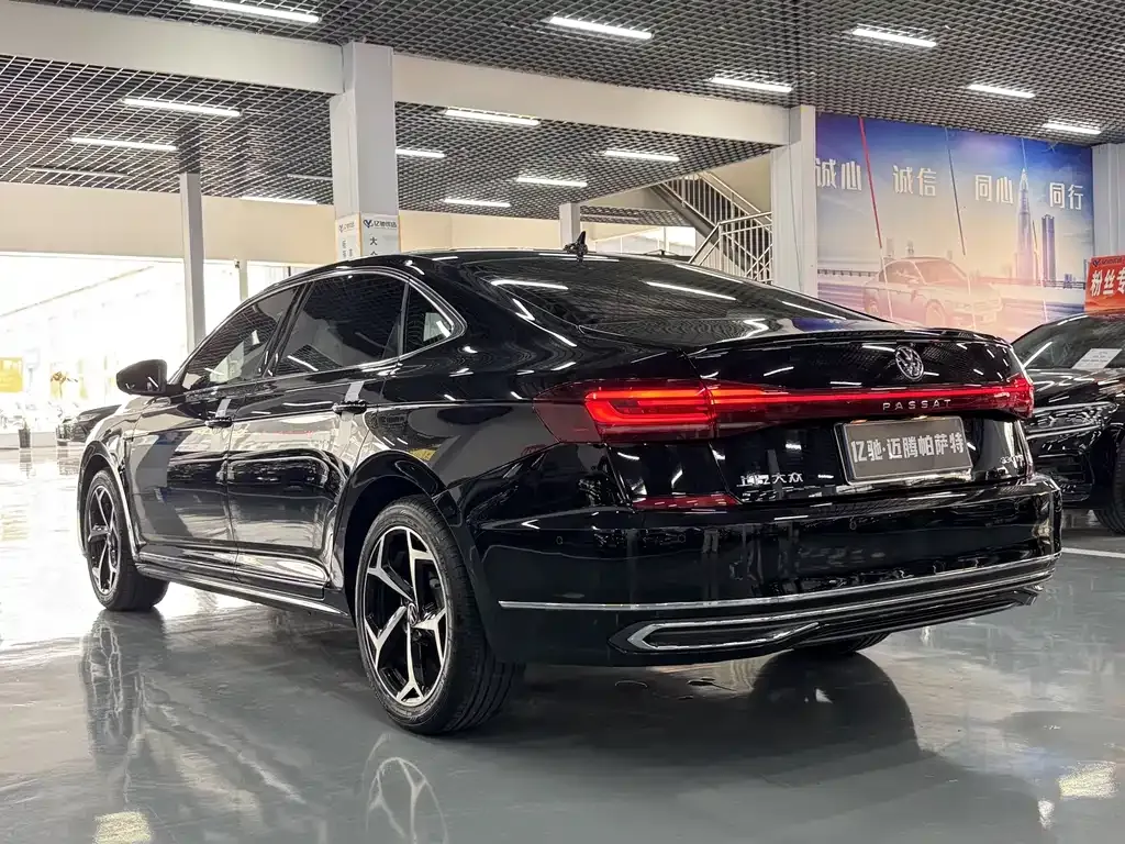 Volkswagen Passat — фото 7