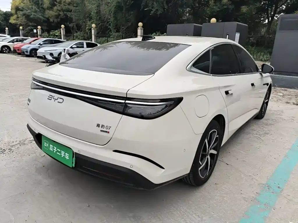 BYD Seal 07 DM-i — фото 7