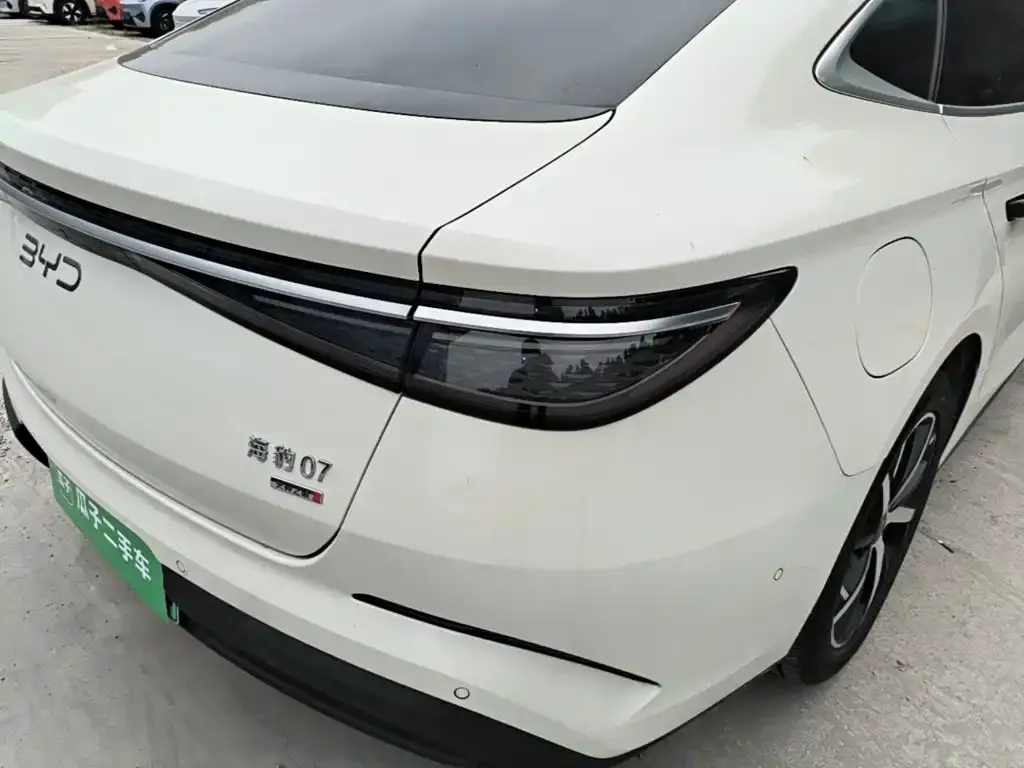 BYD Seal 07 DM-i — фото 2