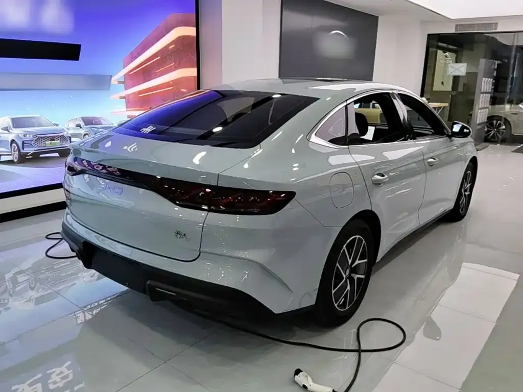 BYD Qin L — фото 7