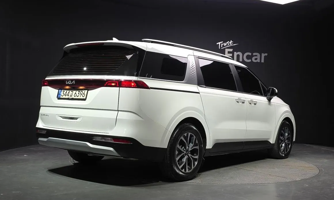 Kia Carnival — фото 6