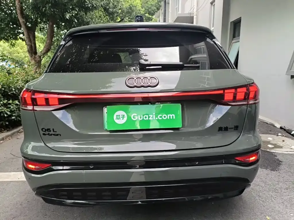 Audi Q6L e-tron — фото 3