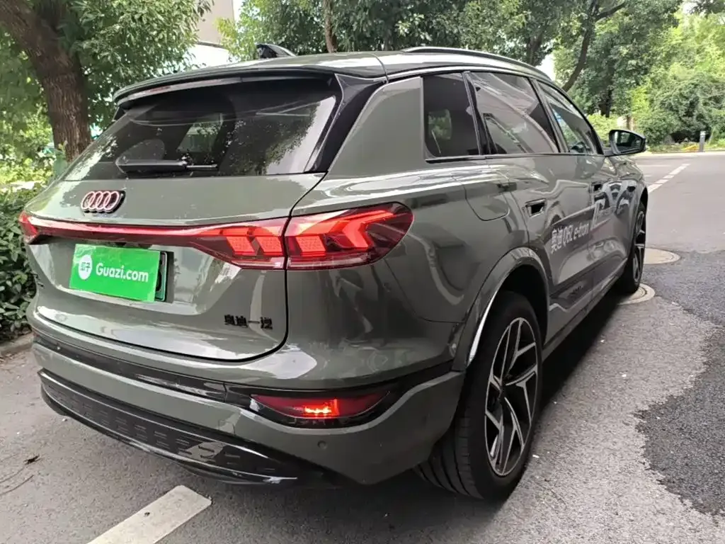 Audi Q6L e-tron — фото 7