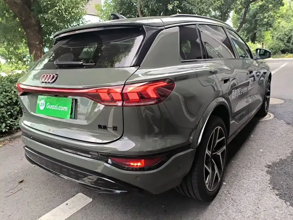 Audi Q6L e-tron — фото 8