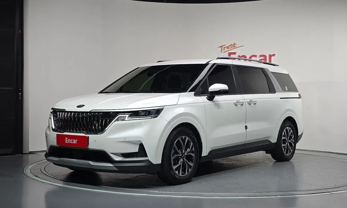 Kia Carnival — фото 1