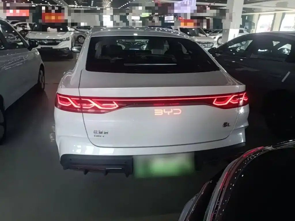 BYD Qin L — фото 9