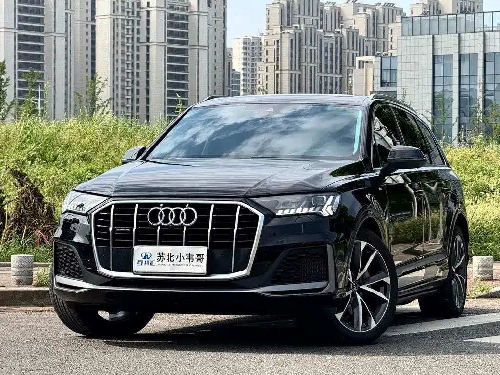 Audi Q7 — фото 1