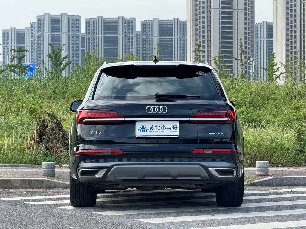 Audi Q7 — фото 9