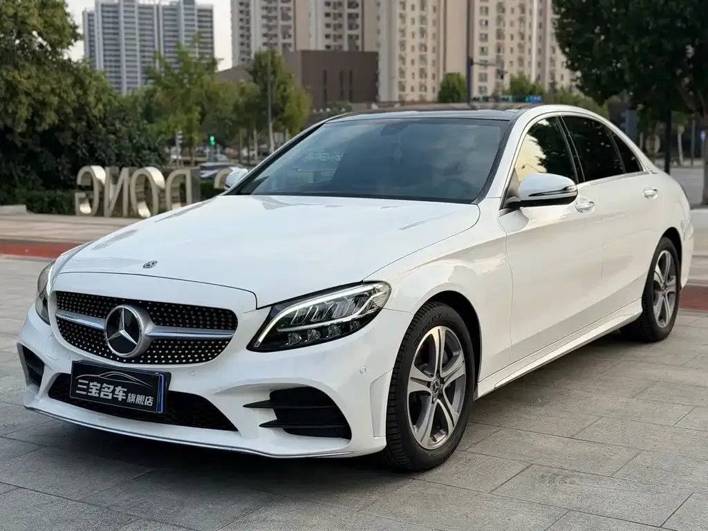 Mercedes-Benz C-Class — фото 1