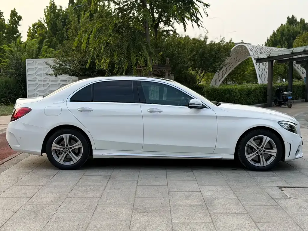 Mercedes-Benz C-Class — фото 6