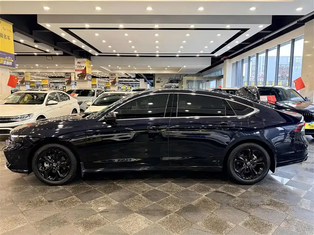 Honda Accord — фото 10