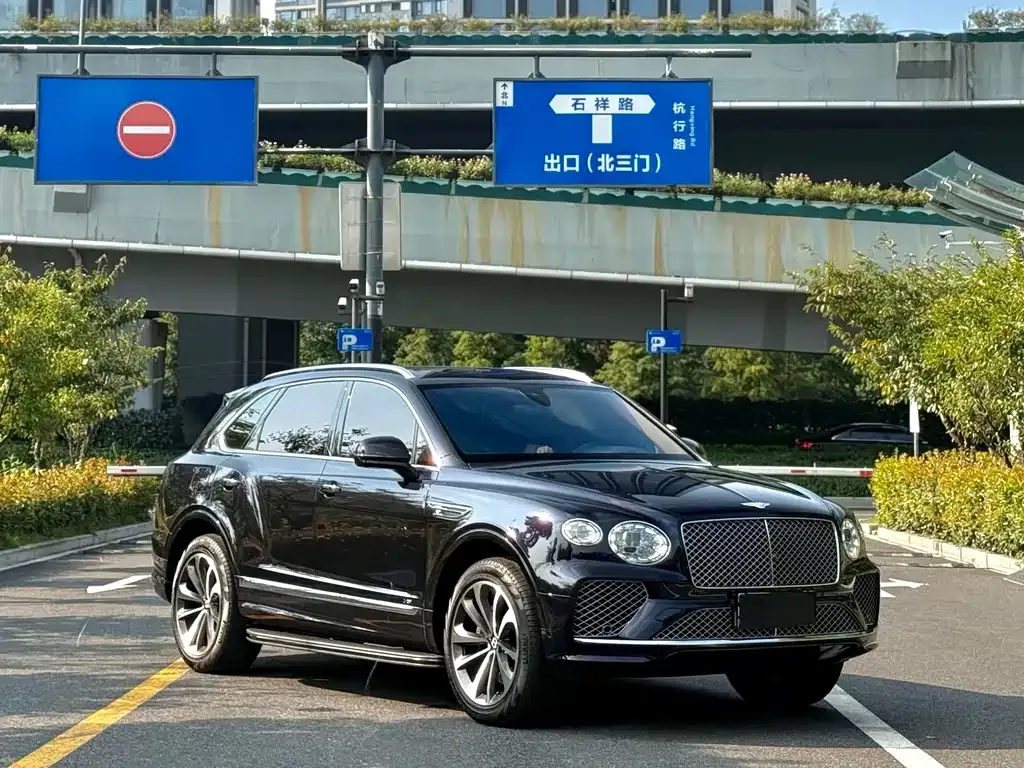 Bentley Bentayga — фото 7
