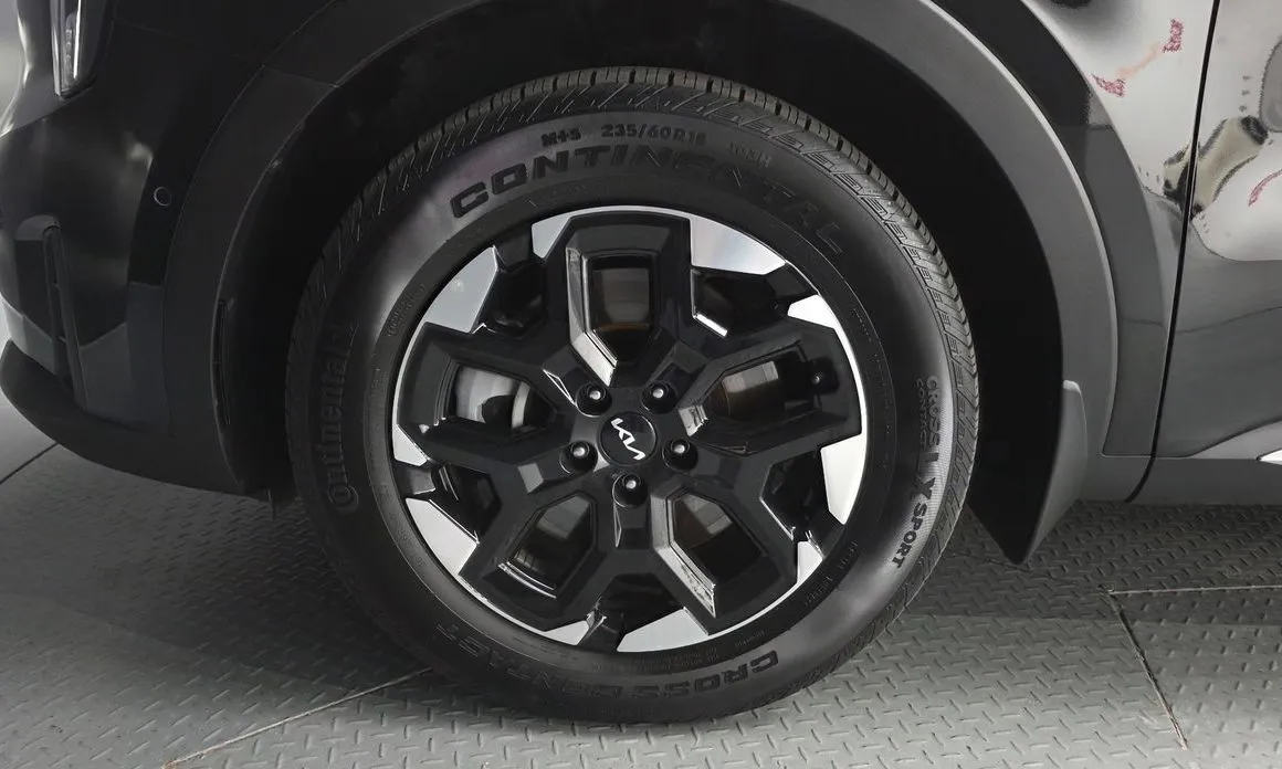 Kia Sorento — фото 6