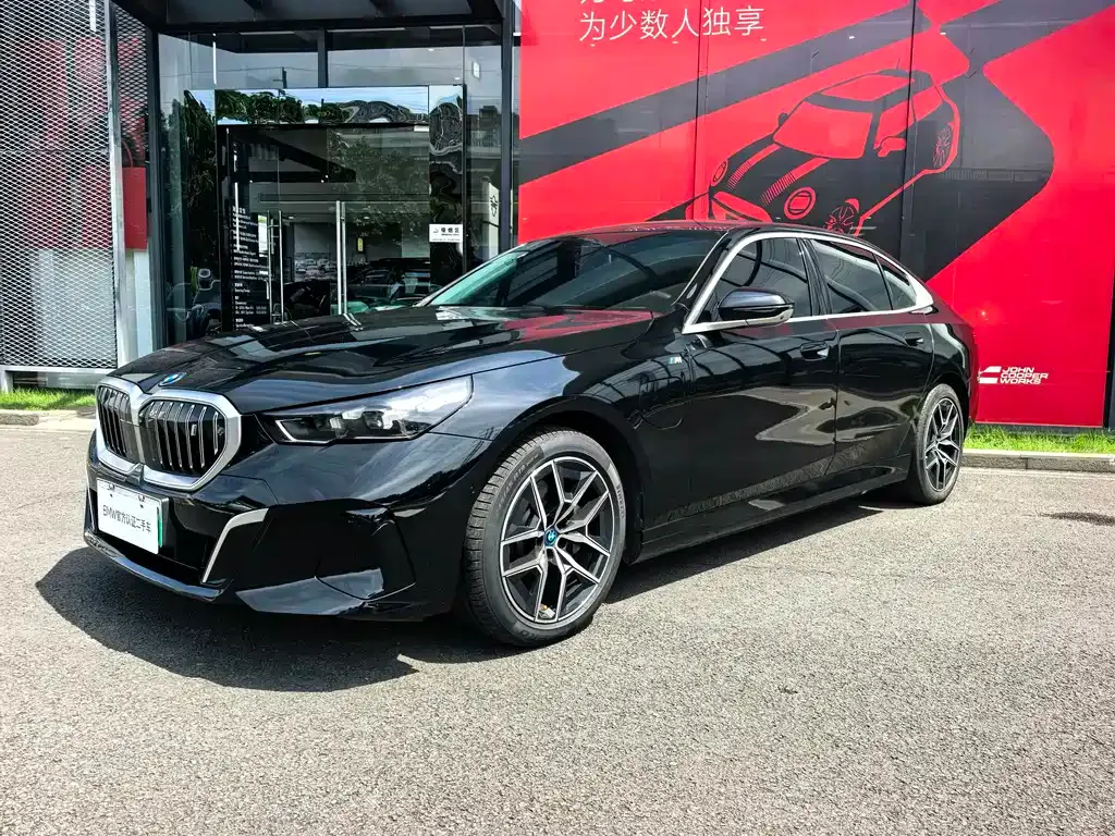 BMW i5 — фото 1