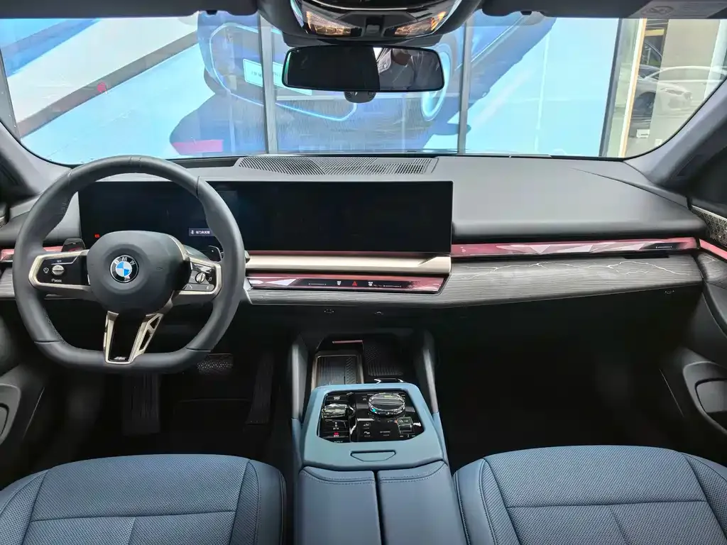 BMW i5 — фото 5