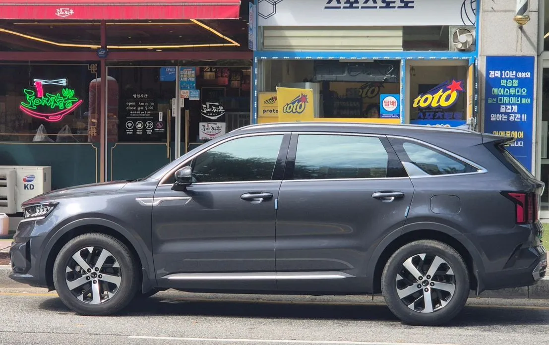 Kia Sorento — фото 9