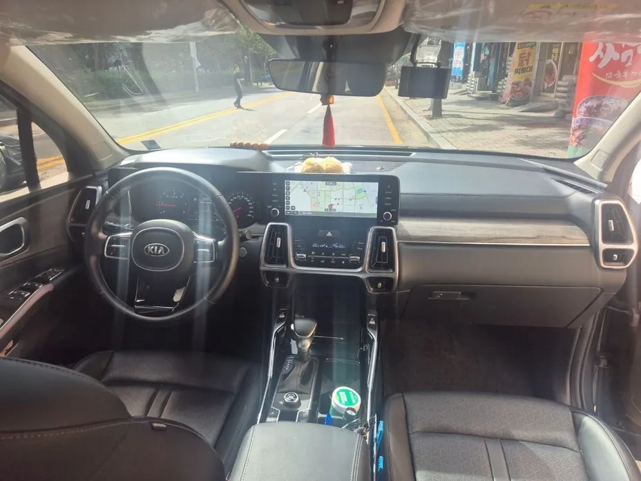 Kia Sorento — фото 8