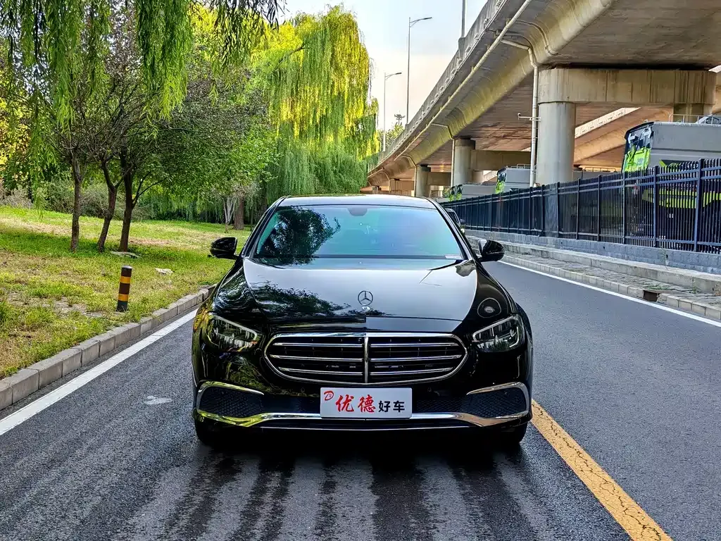 Mercedes-Benz E-Class — фото 5