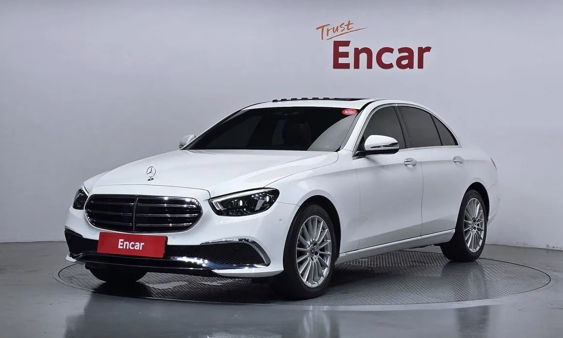 Mercedes-Benz E-Class — фото 1