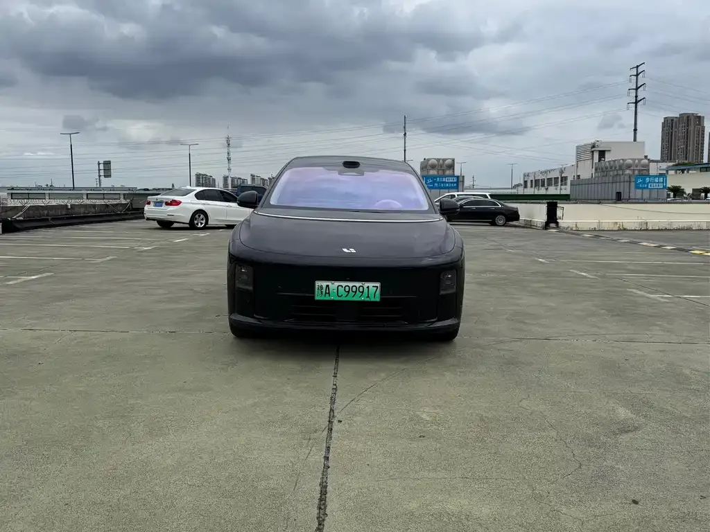 Li Auto Li i8 — фото 9