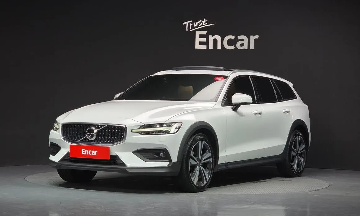 Volvo V60 — фото 1
