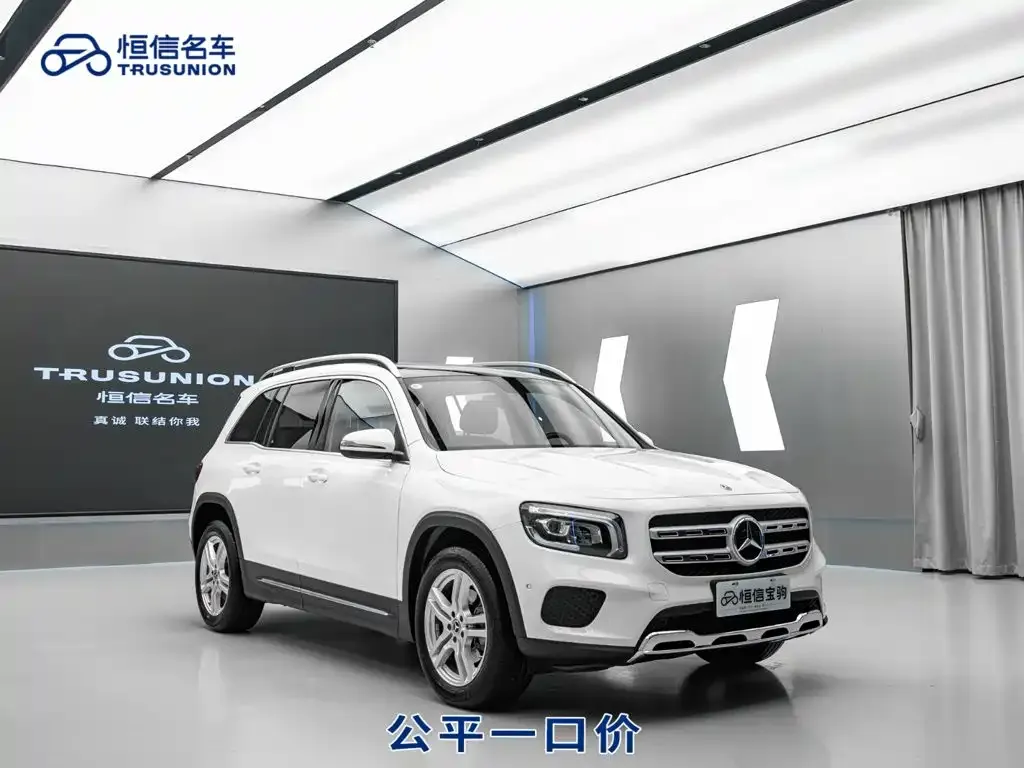 Mercedes-Benz GLB — фото 1