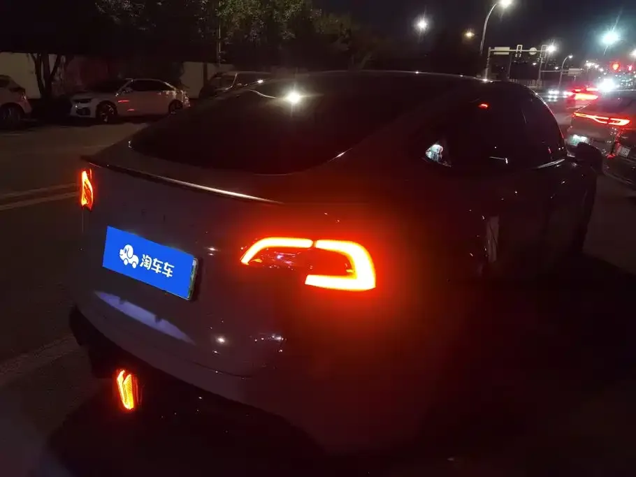 Tesla Model Y — фото 3