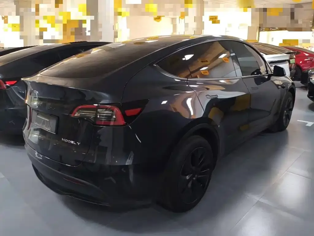 Tesla Model Y — фото 7