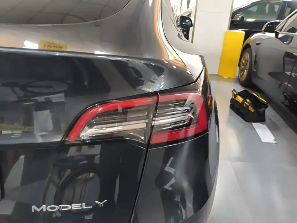 Tesla Model Y — фото 4
