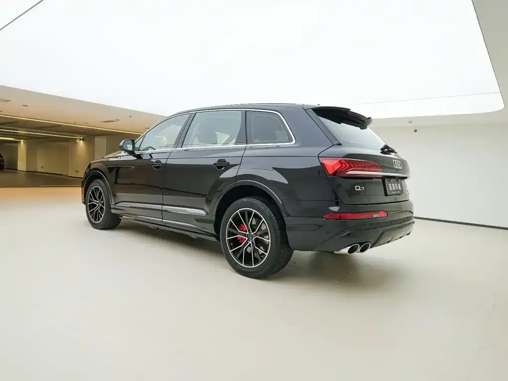 Audi Q7 — фото 4