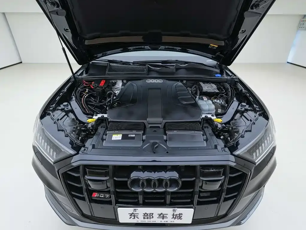 Audi Q7 — фото 10