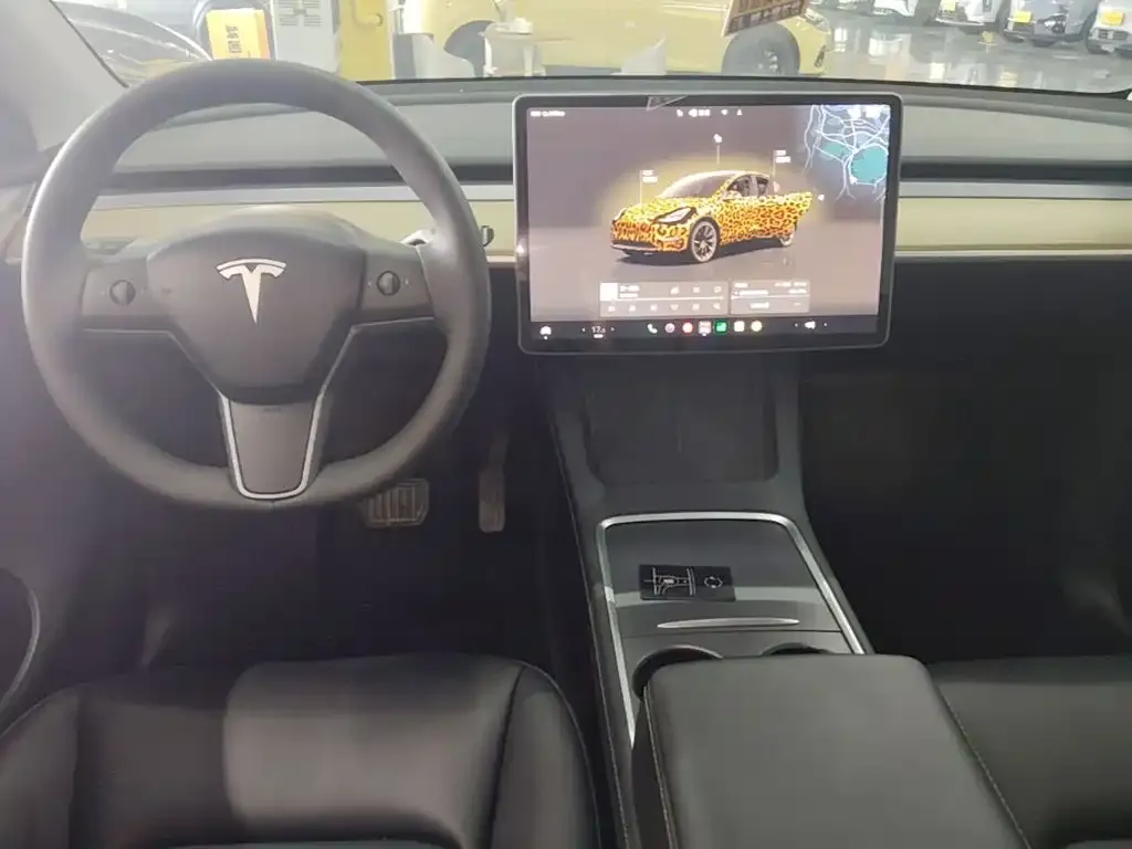 Tesla Model Y — фото 5