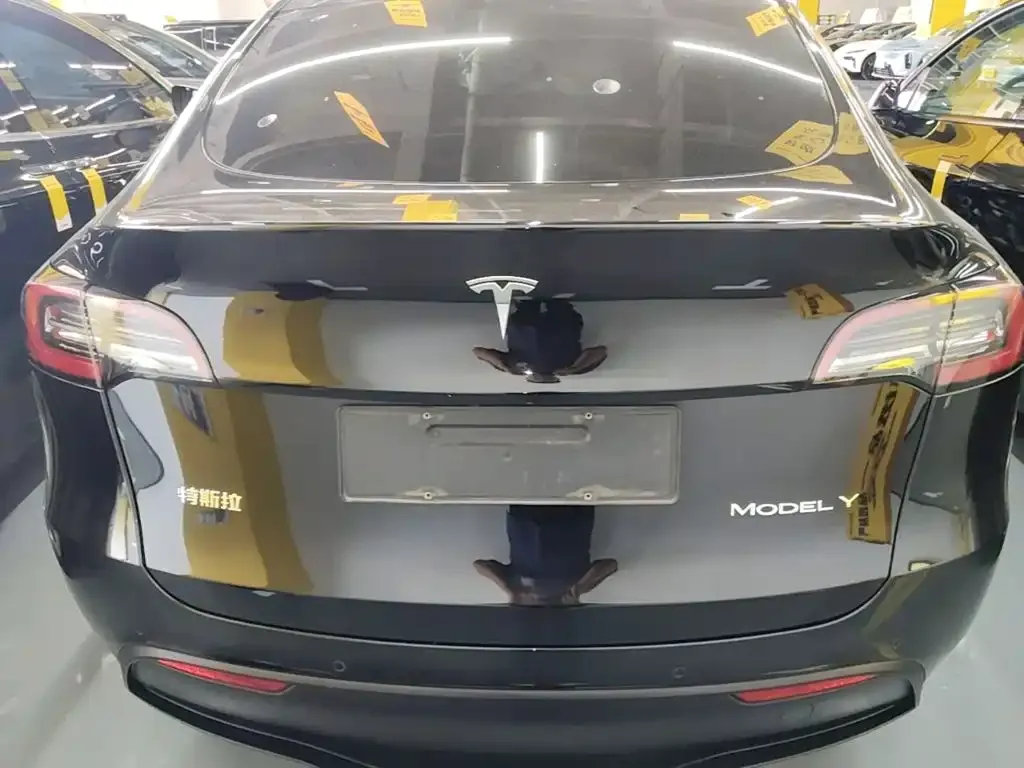 Tesla Model Y — фото 4
