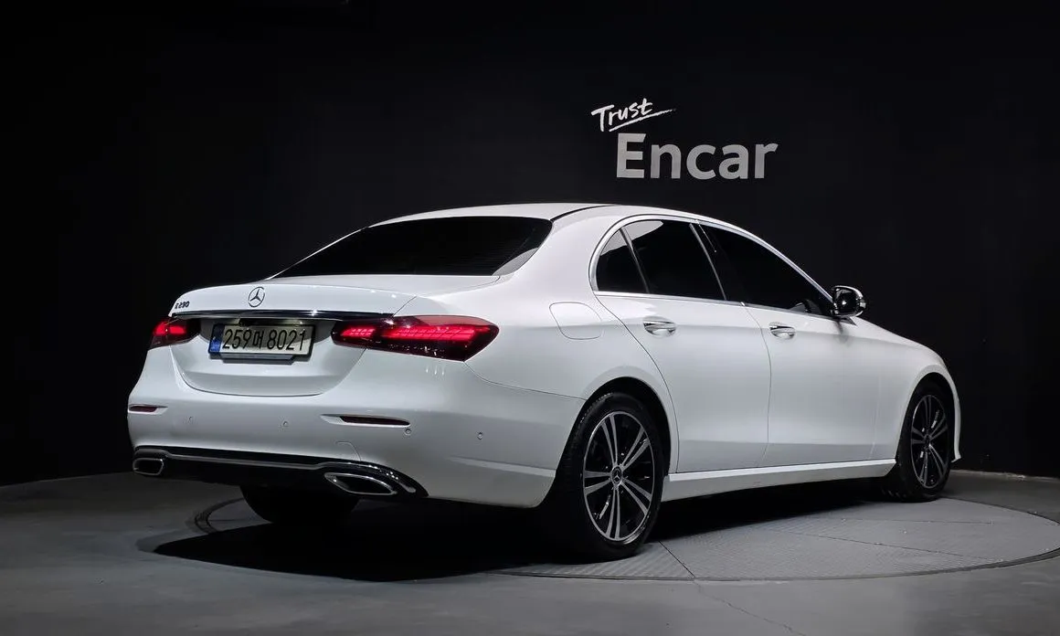Mercedes-Benz E-Class — фото 4