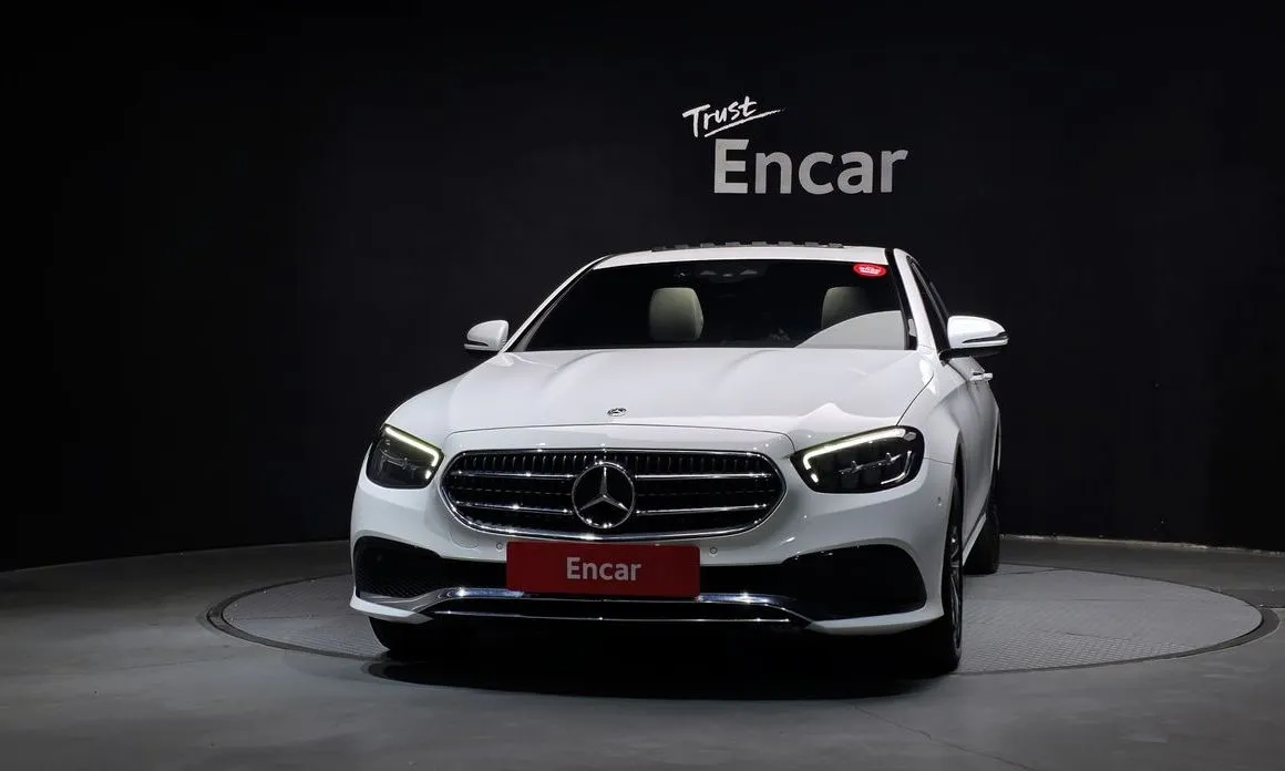 Mercedes-Benz E-Class — фото 10