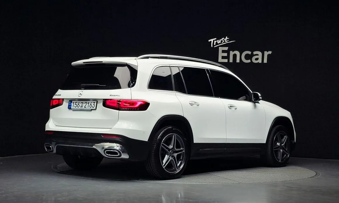Mercedes-Benz GLB-Class — фото 6