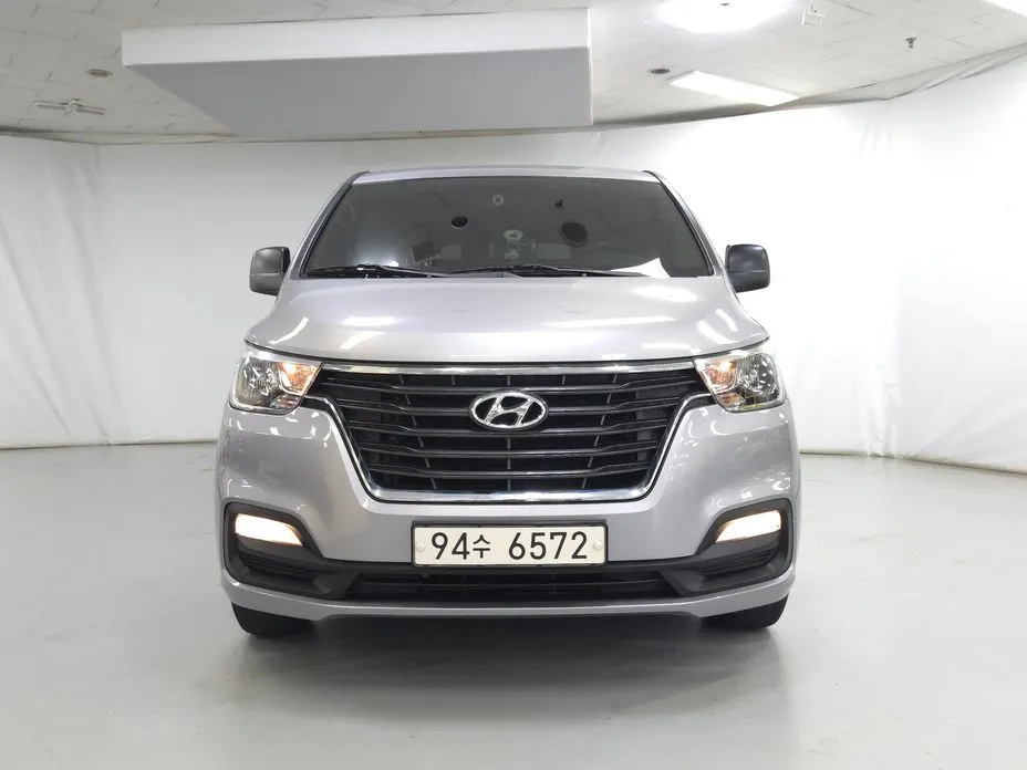 Hyundai Starex — фото 1